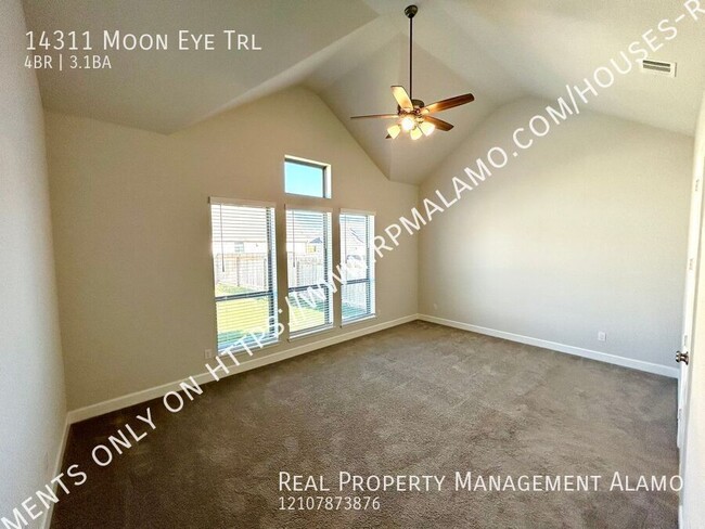 Building Photo - AVAILABLE NOW! Lovely 4 Bedroom / 3.5 Bath...