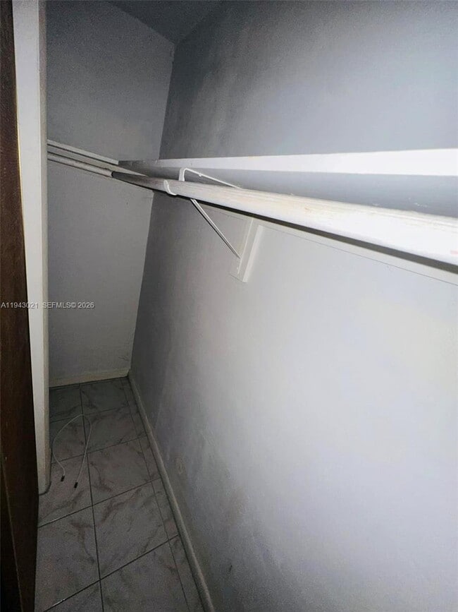 Building Photo - 215 SE 3rd Ave