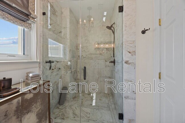 Building Photo - 2 Wharfside St