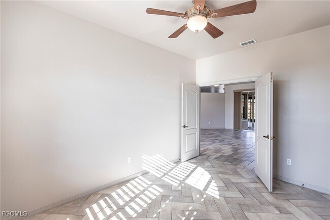 Building Photo - 8361 Trentwood Ct