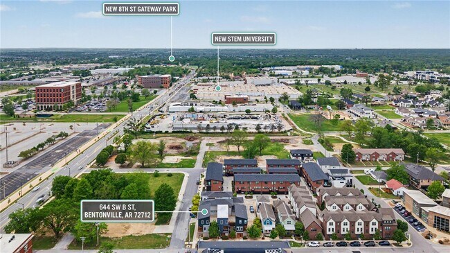 Building Photo - 644 SW B St