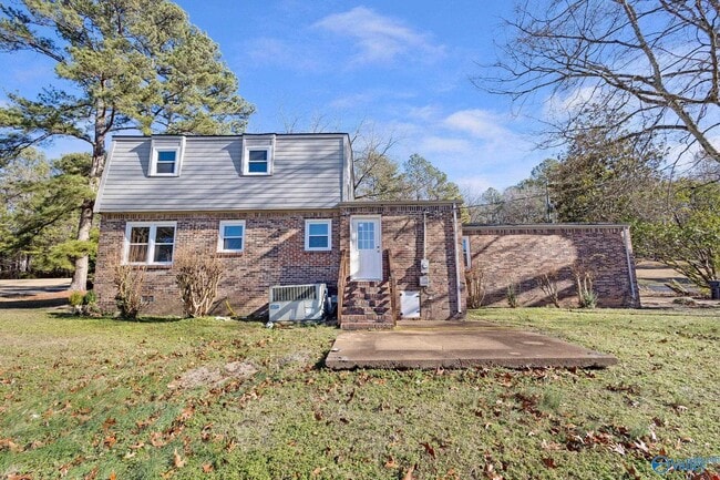 Building Photo - 4307 Indian Hills Rd SE