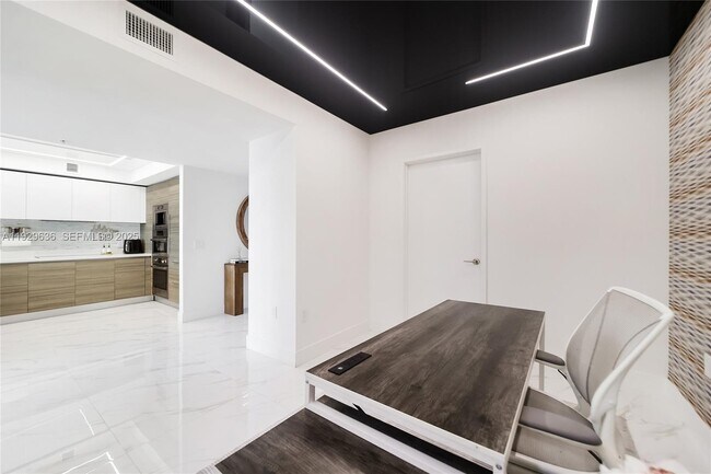 Building Photo - 300 Sunny Isles Blvd