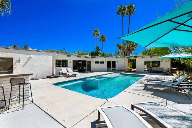 Building Photo - 1155 E Paseo El Mirador