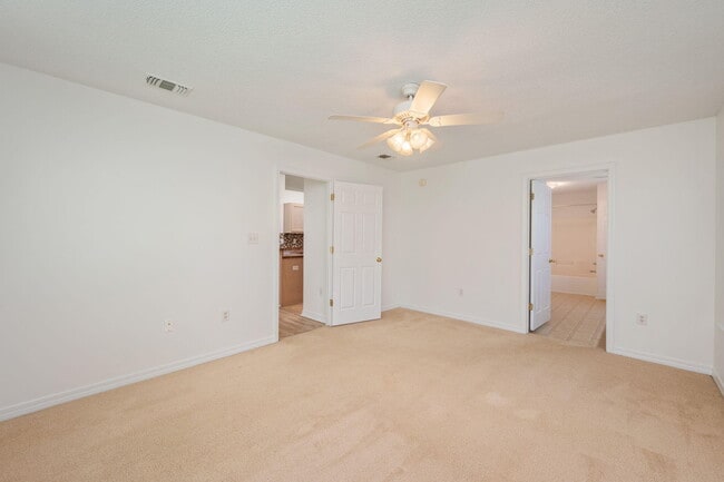 Building Photo - 9750 Parker Lake Cir