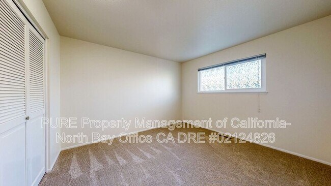 Building Photo - 351 Belhaven Cir