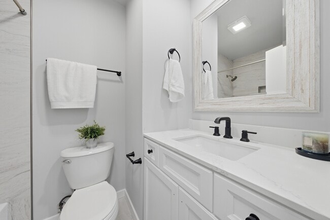 Building Photo - 593 Bristol Ln