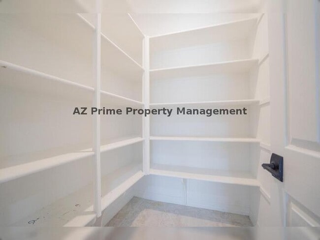 Building Photo - 16512 W Desert Ln