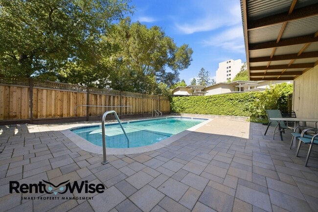 Building Photo - 569 Addison Ave