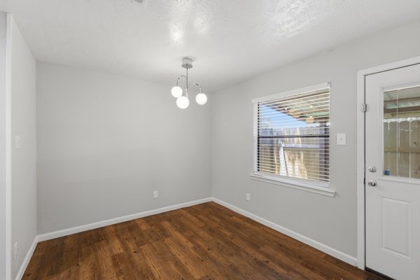 Building Photo - 1403 Airline Dr