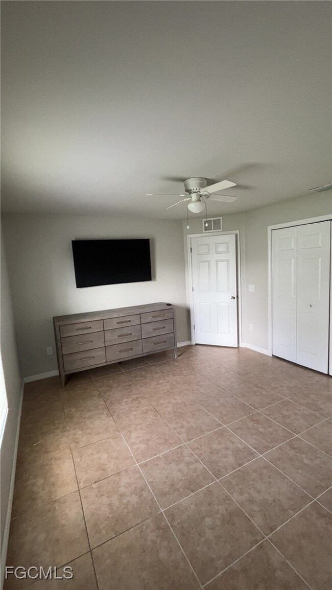 Building Photo - 1020 NE 8th Pl