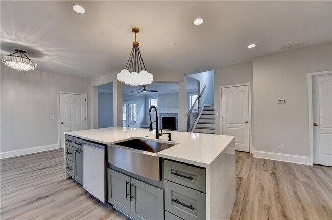 Building Photo - 4032 Ridge Grove Way