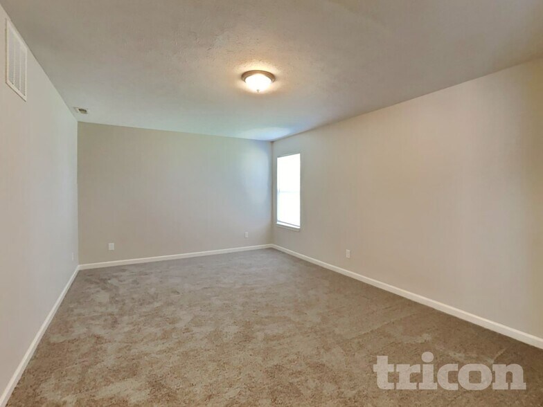 Building Photo - 1356 Blue Ridge Ln