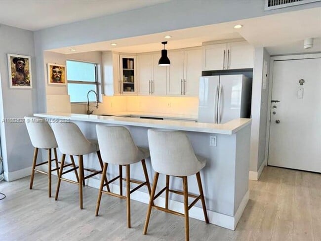 Building Photo - 5 Island Ave