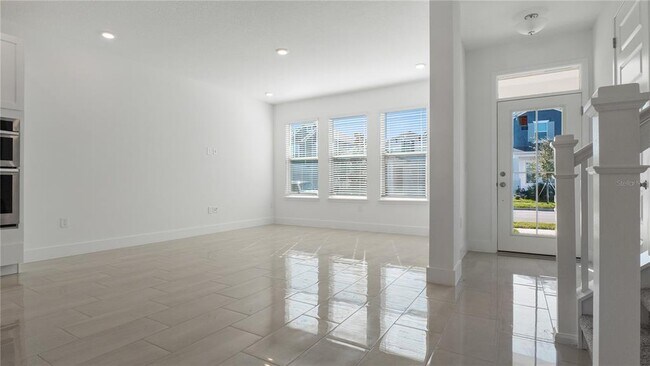 Building Photo - 15318 Lebeau Lp