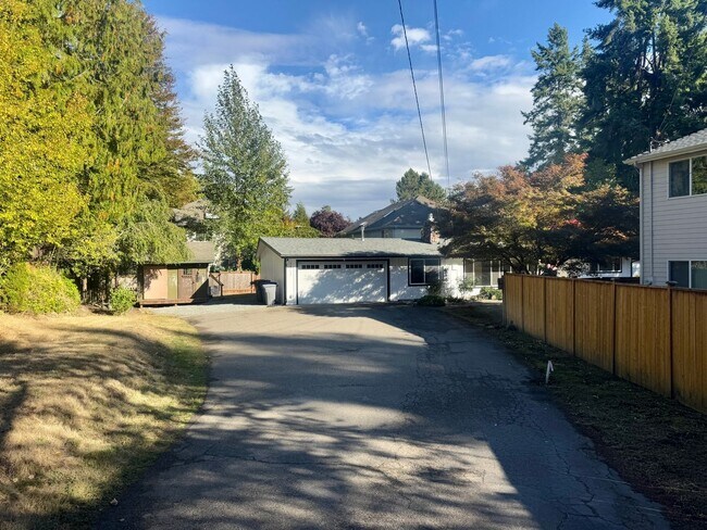 Building Photo - Must See Rambler!