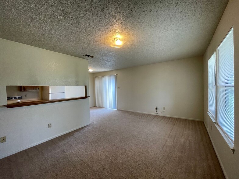Building Photo - 3705 Charolais Dr