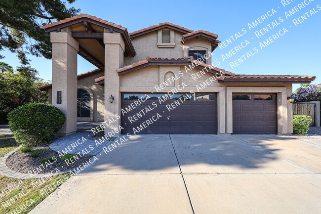 Building Photo - 5444 E Grovers Ave