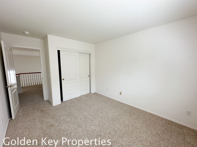 Building Photo - Beautiful spacious home in Mariners Point ...