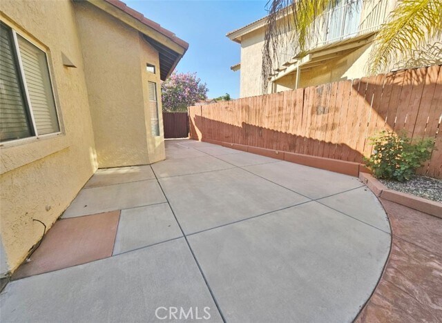 Building Photo - 39620 Glenwood Ct