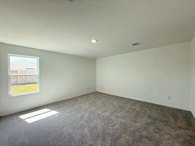 Building Photo - 28907 Bison Haven Dr