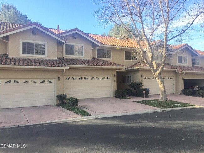 Building Photo - 3087 E Hillcrest Dr