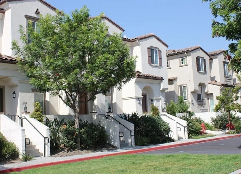 Building Photo - 3676 Tyler Ave