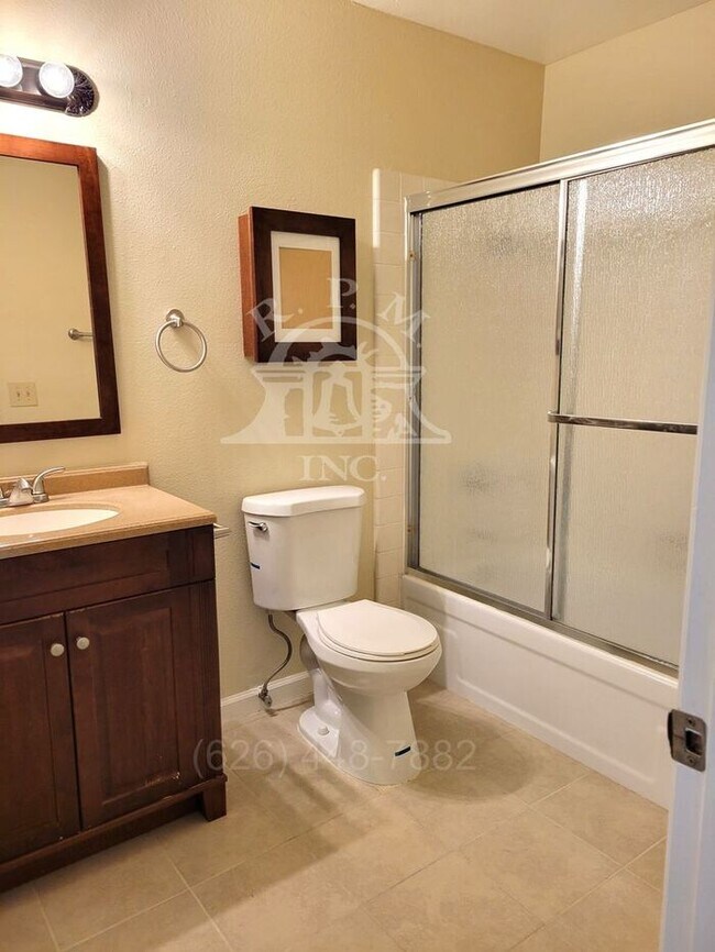 Building Photo - Spacious 2 Bedroom, 1 ¾ Bathroom Condo in Rosemead, CA.