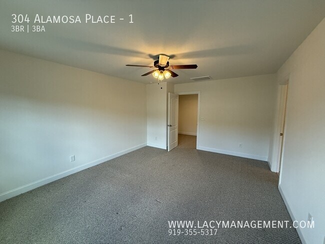 Building Photo - 304 Alamosa Pl