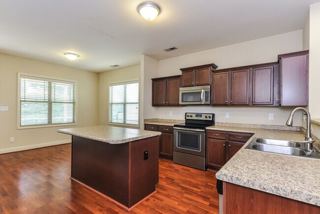 Building Photo - 12 Wensley Ct