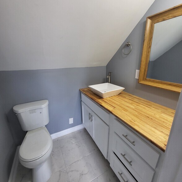 Bathroom - 504 Homestead Ave