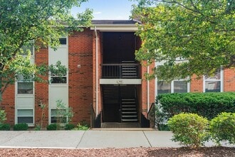 Building Photo - 1920 Hunting Lake Ct