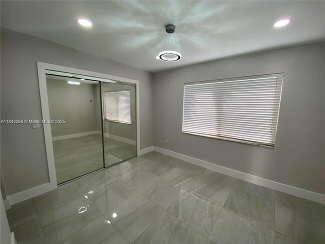Building Photo - 1933 SW 17th Ct