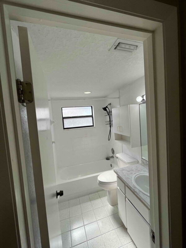 Building Photo - 4934 Amherst Ct