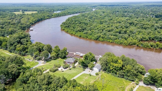 Building Photo - 237 River Oaks Dr