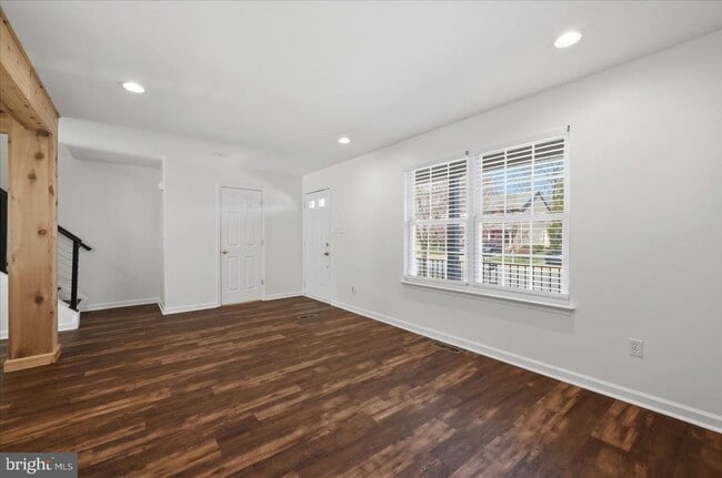 Building Photo - 1975 Cidermill Ln