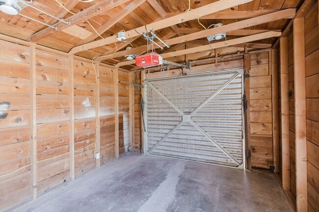 Building Photo - Adorable 2 bedroom 1 bath House