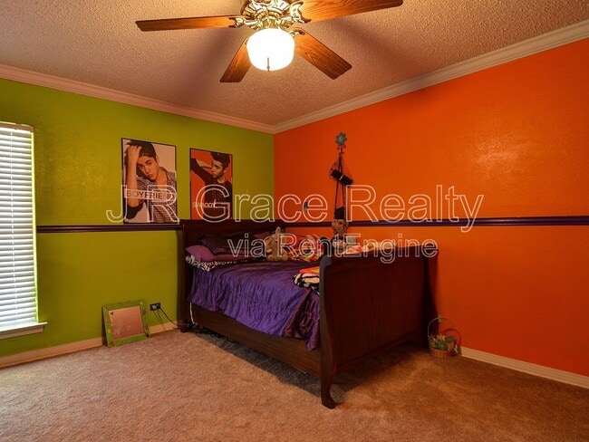 Building Photo - 1308 White River Dr