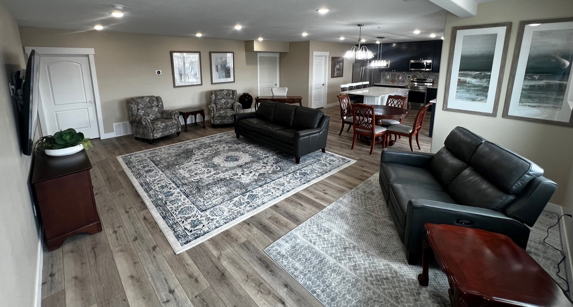 Living area - 1813 W Olympus Dr