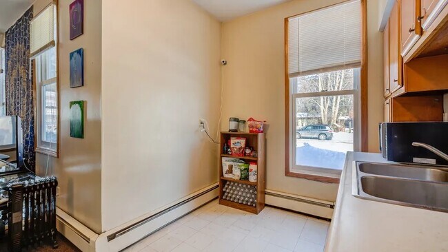 Building Photo - 680 6th St