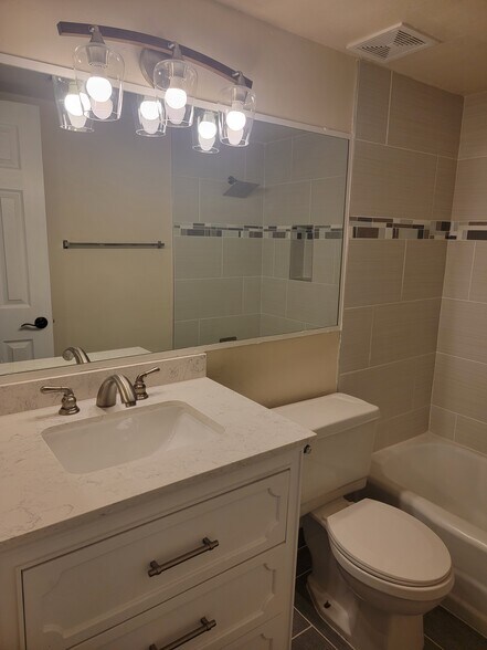 Building Photo - 628 E Drachman St