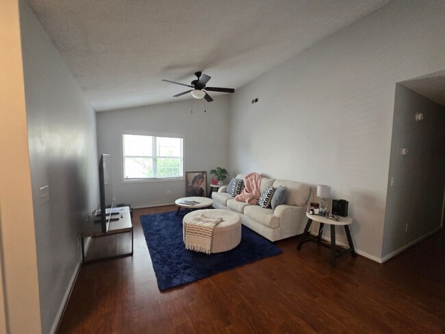 Building Photo - Waterfront, 2Bed, 2Bath, Minutes From 17 N