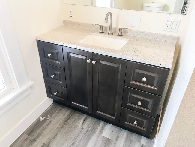 Building Photo - 917/ 917.5 West A St