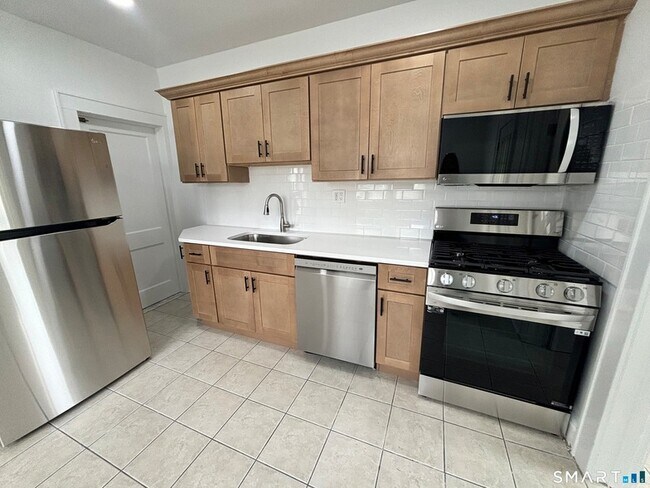 Building Photo - 10 Glendenning St