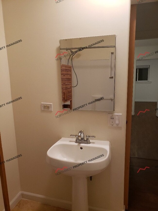 Building Photo - STATUS:AVAILABLE R258A | $1095