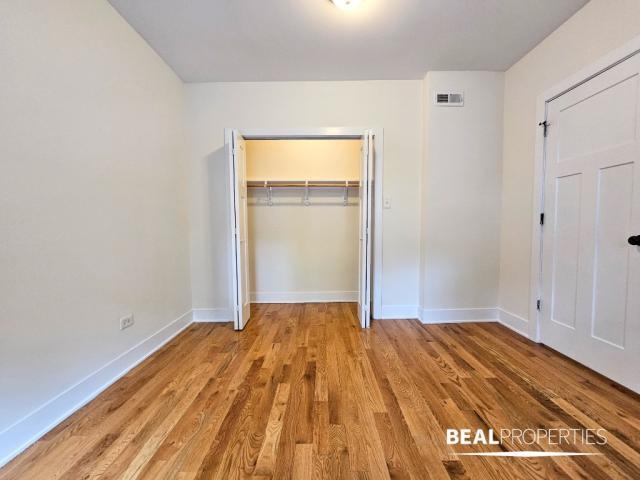 Building Photo - 2 bedroom in CHICAGO IL 60613