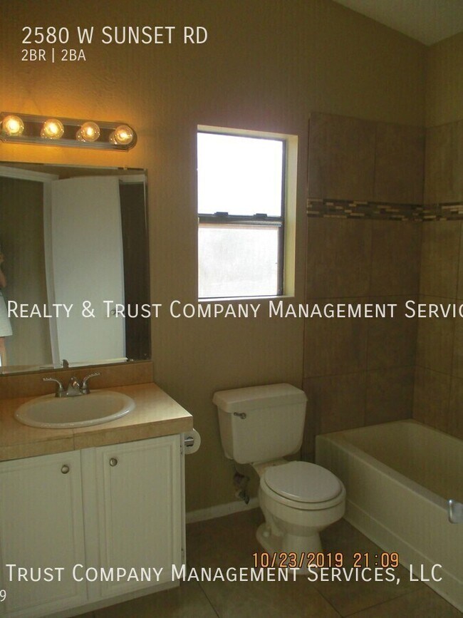 Building Photo - 2580 W Sunset Rd