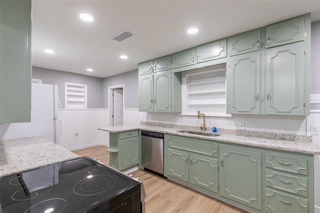 Building Photo - 473 College Dr