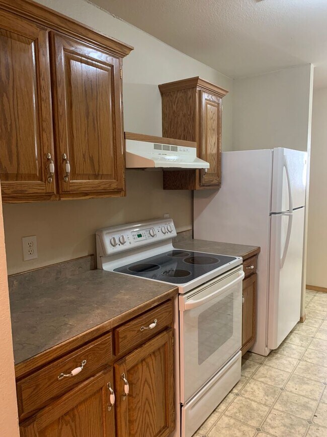 Building Photo - 2 Bedroom 1 Bathroom Apartment Near MSSU C...