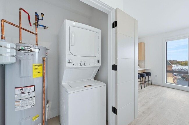 Building Photo - 9-11 Passaic St